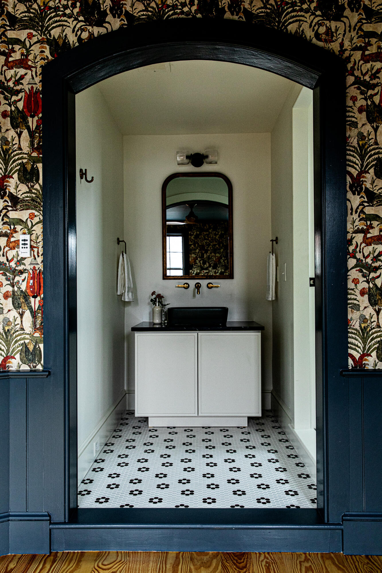 265 Coming Street, Unit B Charleston, SC 29403 - Photo 9 of 13 ENTRANCE TO POWDER ROOM