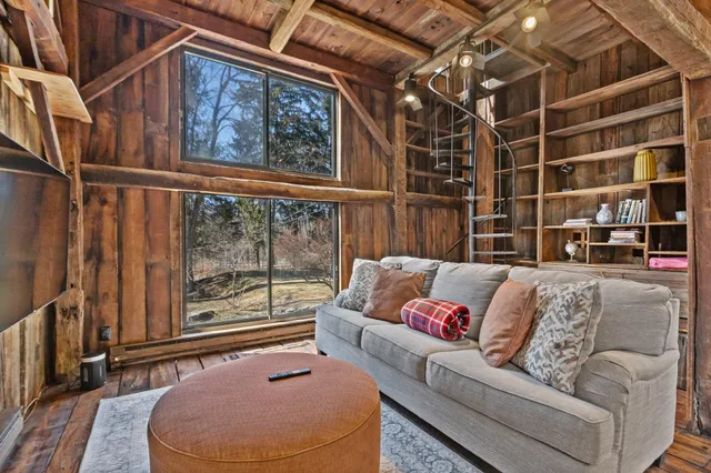 $1,275,000 | 200 Chestnut Ridge Road, Bedford Corners, NY 10549