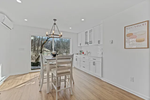 $1,275,000 | 200 Chestnut Ridge Road, Bedford Corners, NY 10549