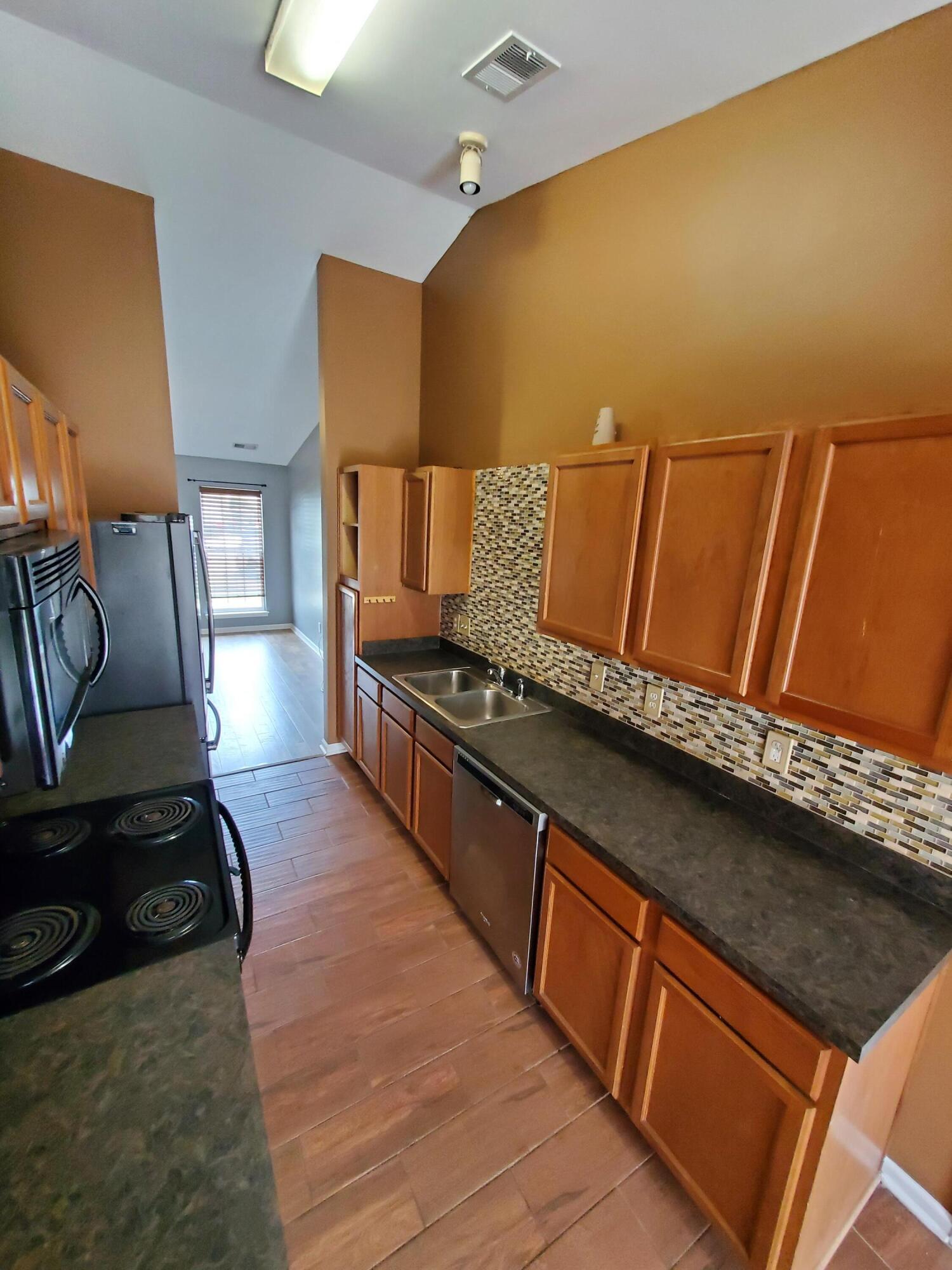 271 Island Green Road Goose Creek, SC 29445 - Photo 3 of 19 20210916_125321