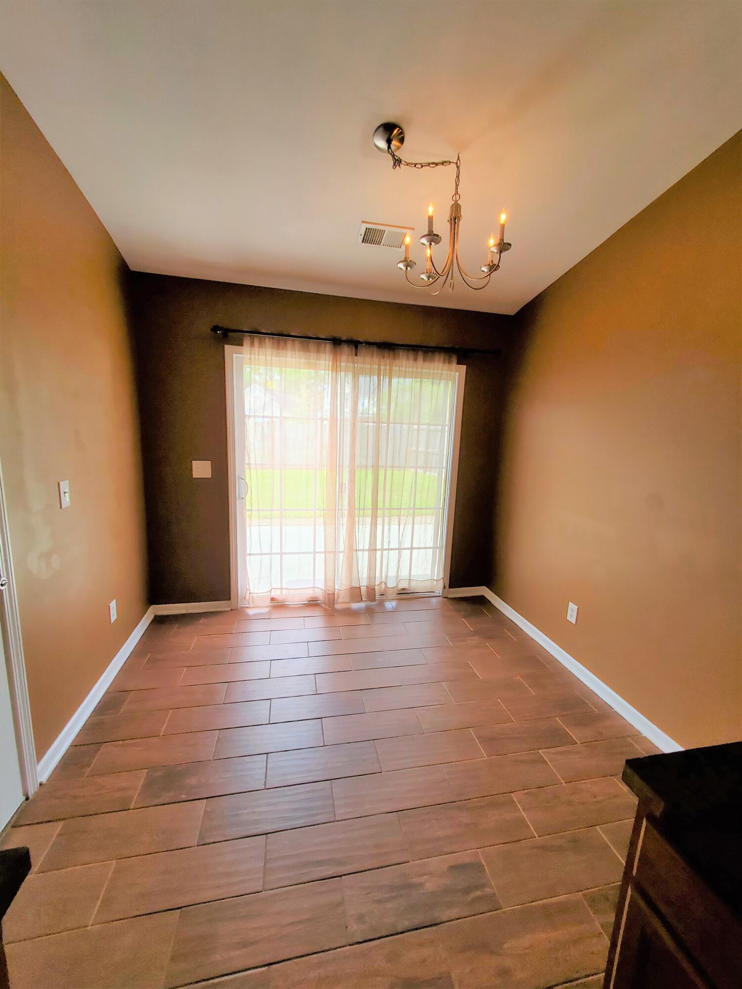 271 Island Green Road Goose Creek, SC 29445 - Photo 4 of 19 20210916_125245