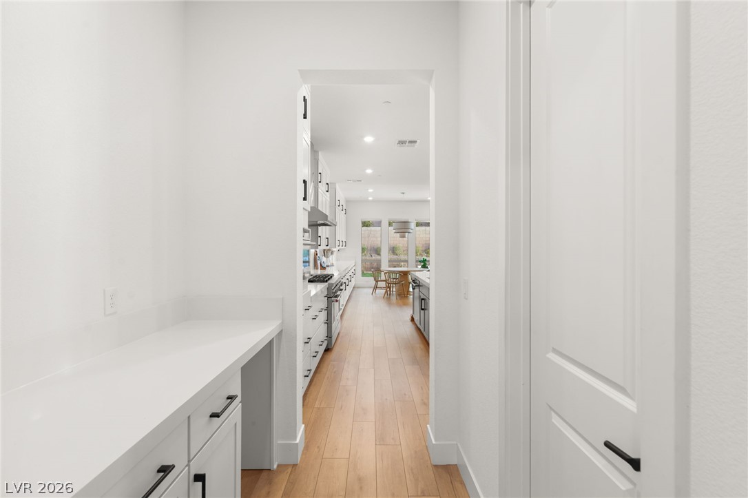237 Wilson Rdg Street Las Vegas, NV 89138 - Photo 22 of 58 Butler Pantry