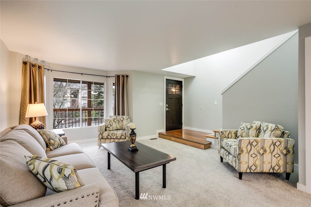 16033 Southeast 180th Place Renton, WA 98058 - Photo 4 of 25 Gallery Image 4