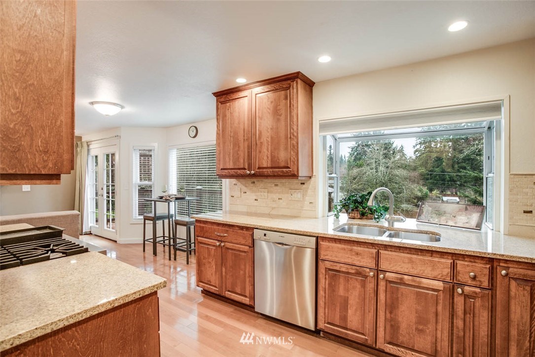 16033 Southeast 180th Place Renton, WA 98058 - Photo 6 of 25 Gallery Image 6