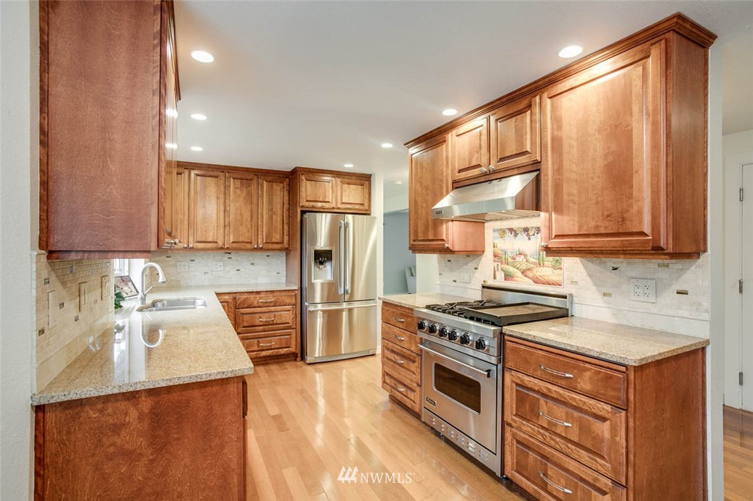 16033 Southeast 180th Place Renton, WA 98058 - Photo 7 of 25 Gallery Image 7