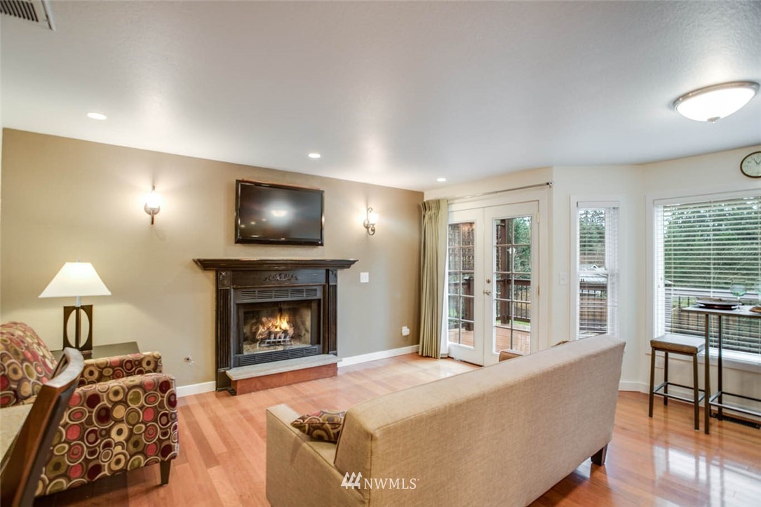 16033 Southeast 180th Place Renton, WA 98058 - Photo 9 of 25 Gallery Image 9