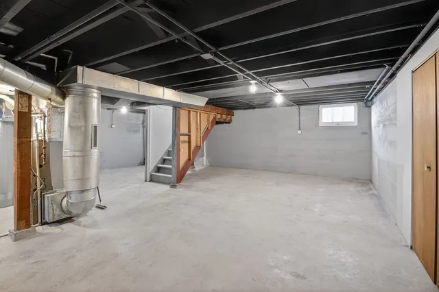 $289,000 | 950 Spruce Street, Aurora, IL 60506