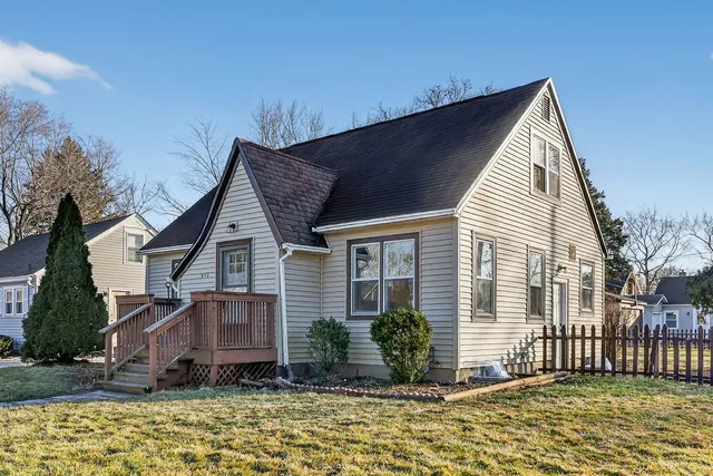 $289,000 | 950 Spruce Street, Aurora, IL 60506