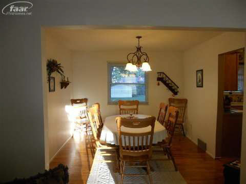 5365 Burwick Road Grand Blanc, MI 48439 - Photo 9 of 27 20376130-8.JPG