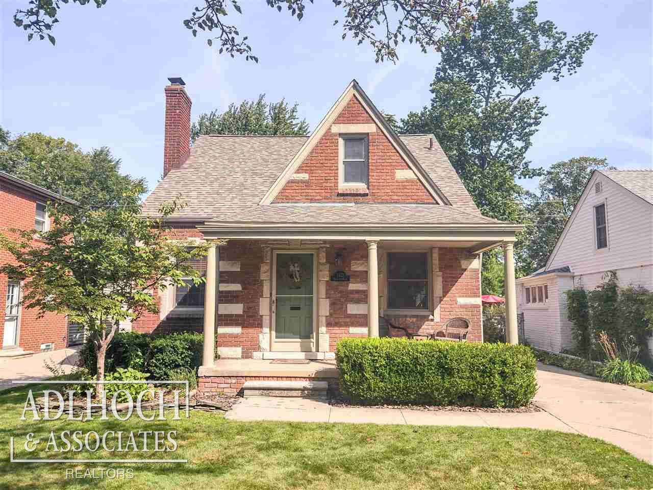 1512 Hampton Road Grosse Pointe, MI 48236 - Photo 3 of 23 50056269-2.JPG