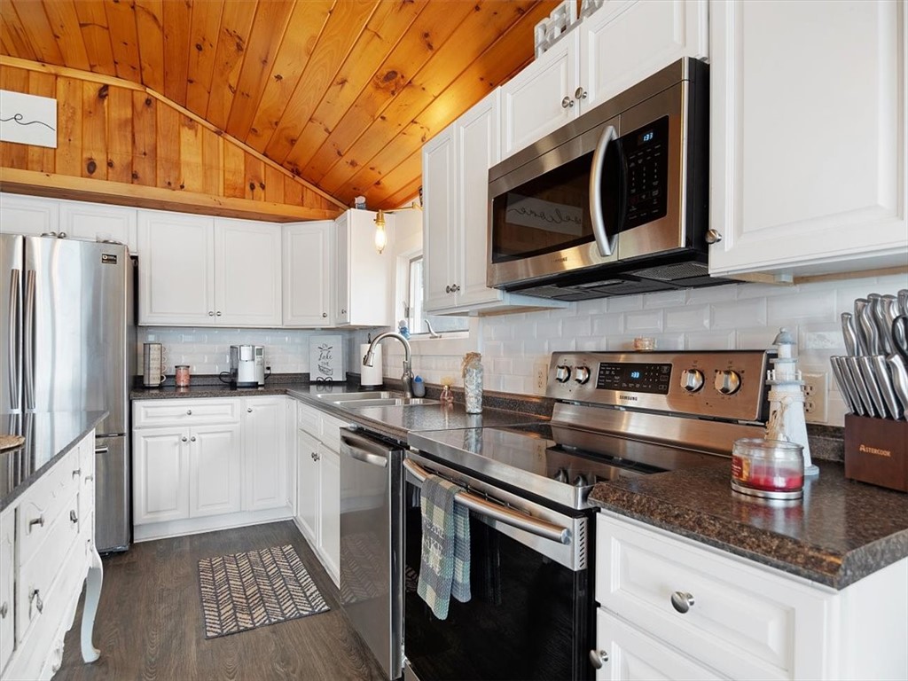 7027 Lake Bluff Road Huron, NY 14590 - Photo 25 of 50