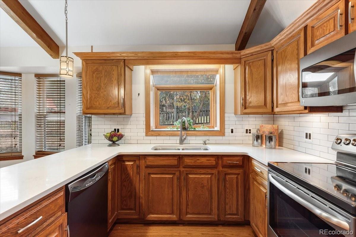 15750 Sandtrap Way Morrison, CO 80465 - Photo 8 of 35