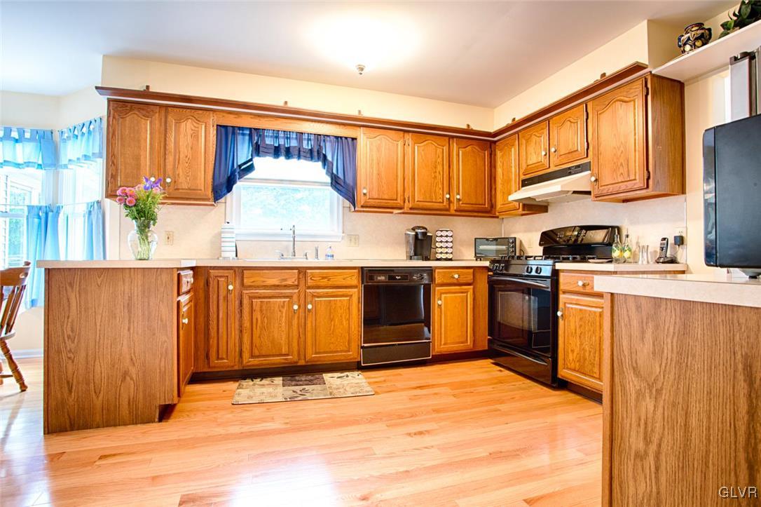 799 Hunter Road Easton, PA 18040 - Photo 4 of 35 Gallery Image 4