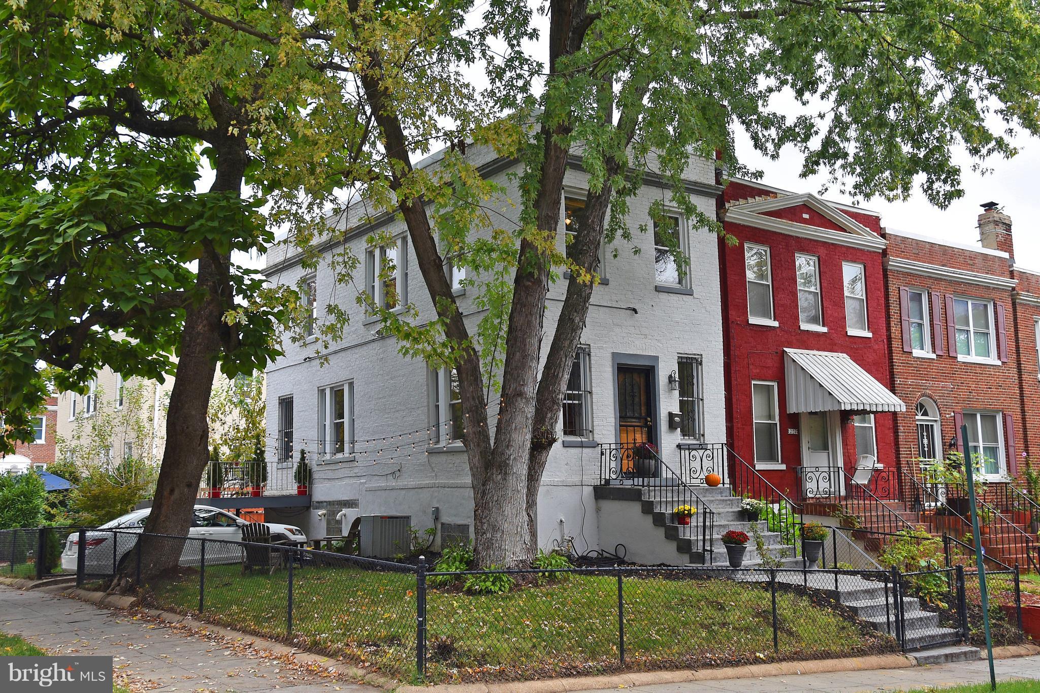 200 Adams Street Northeast Washington, DC 20002 - Photo 3 of 30 Lovely Yard
