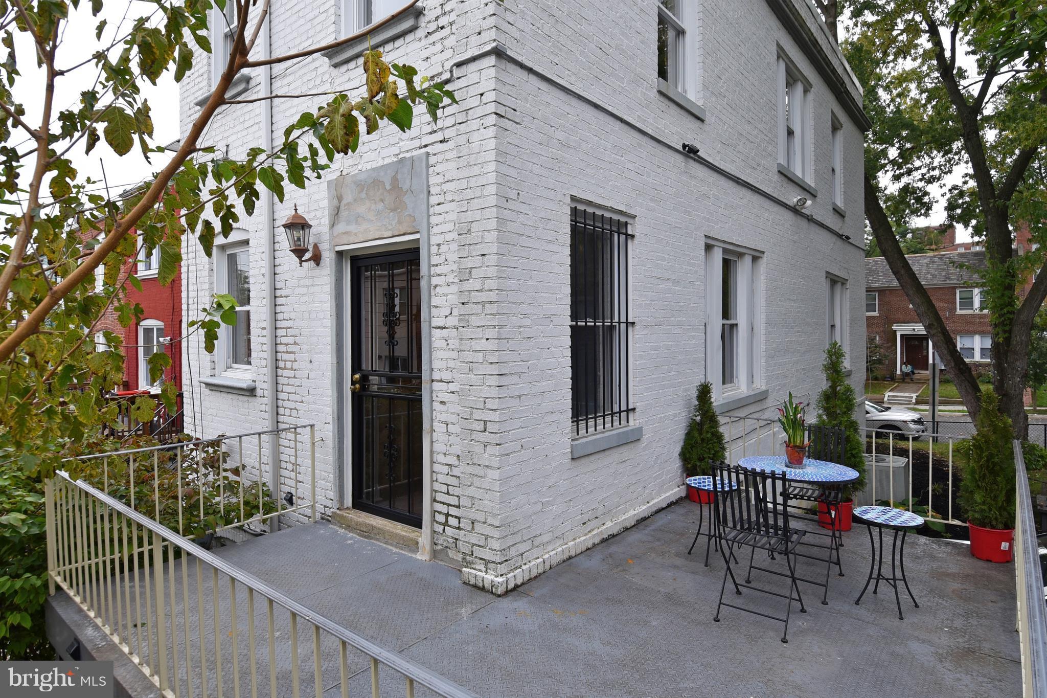 200 Adams Street Northeast Washington, DC 20002 - Photo 4 of 30 Deck out side the Kitchen door