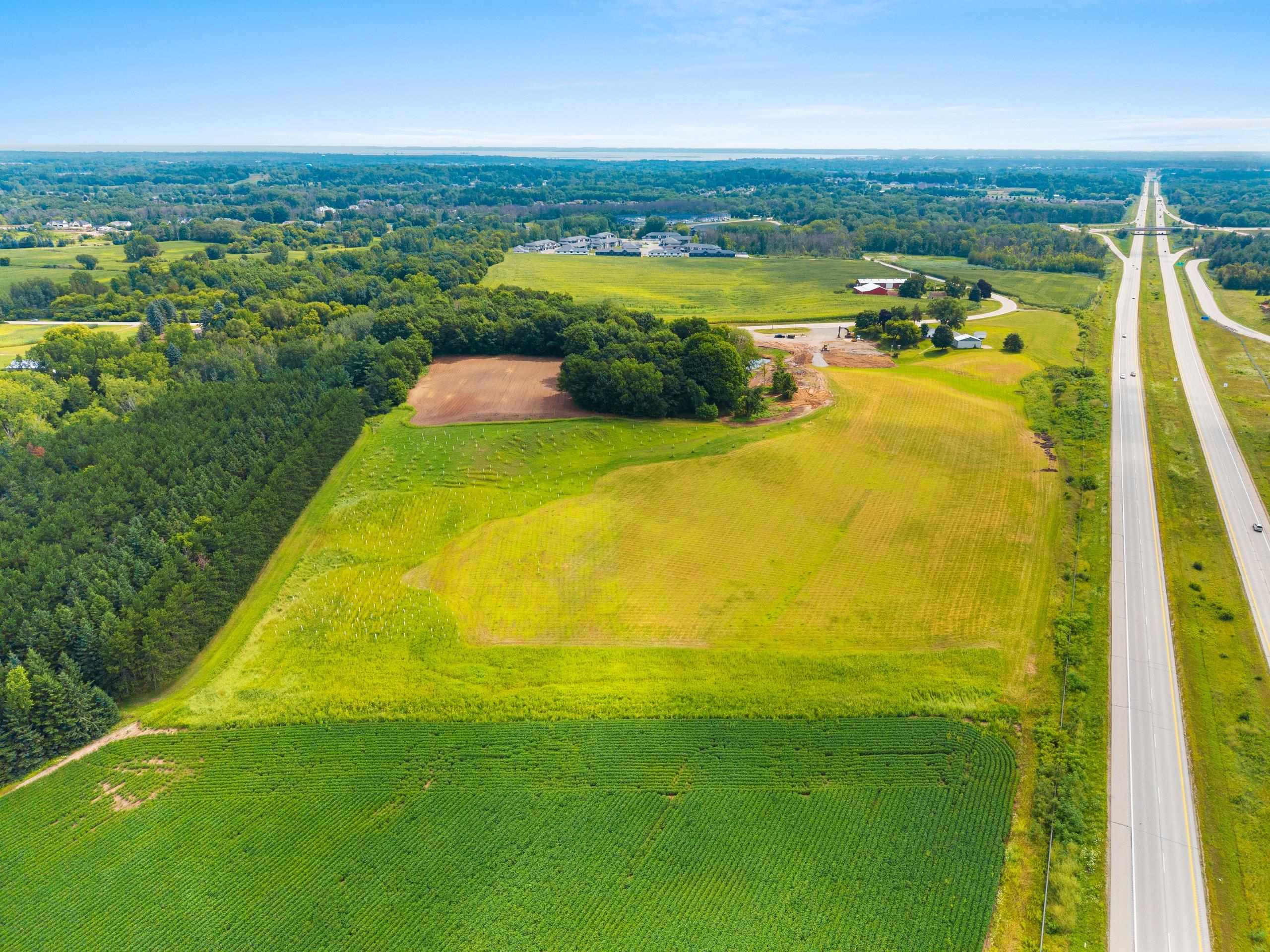 4021 Woodland Road, Unit 2 Green Bay, WI 54313 - Photo 3 of 19