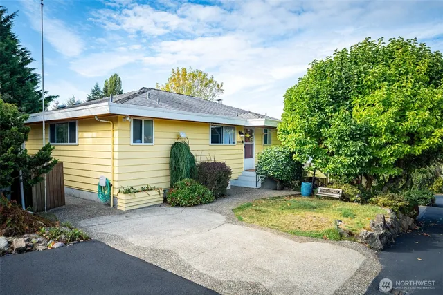 $845,000 | 2005 Southwest 117th Place, Burien, WA 98146