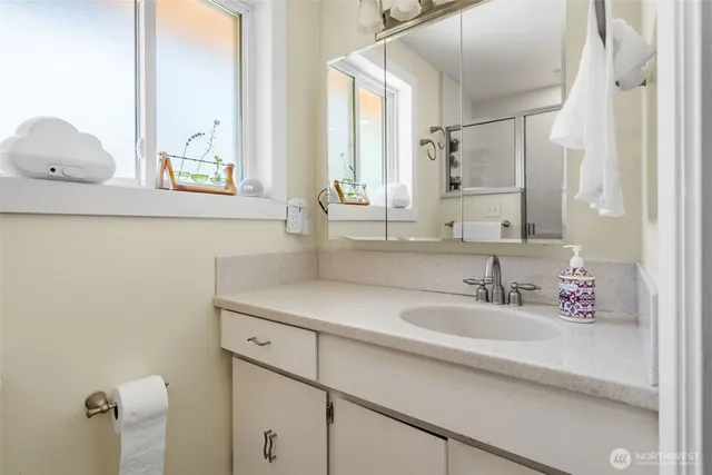 $845,000 | 2005 Southwest 117th Place, Burien, WA 98146