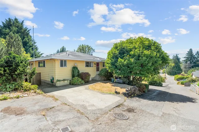 $845,000 | 2005 Southwest 117th Place, Burien, WA 98146