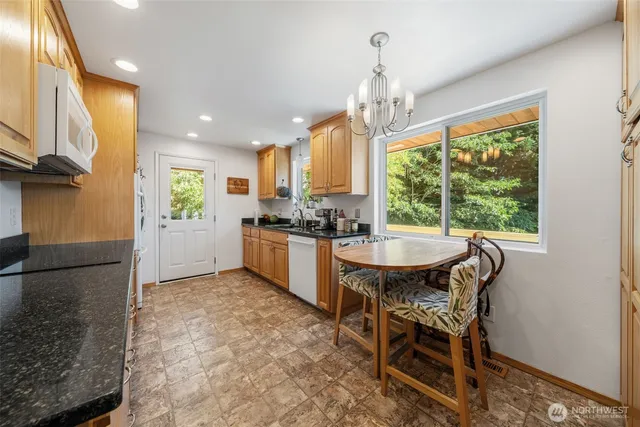 $845,000 | 2005 Southwest 117th Place, Burien, WA 98146