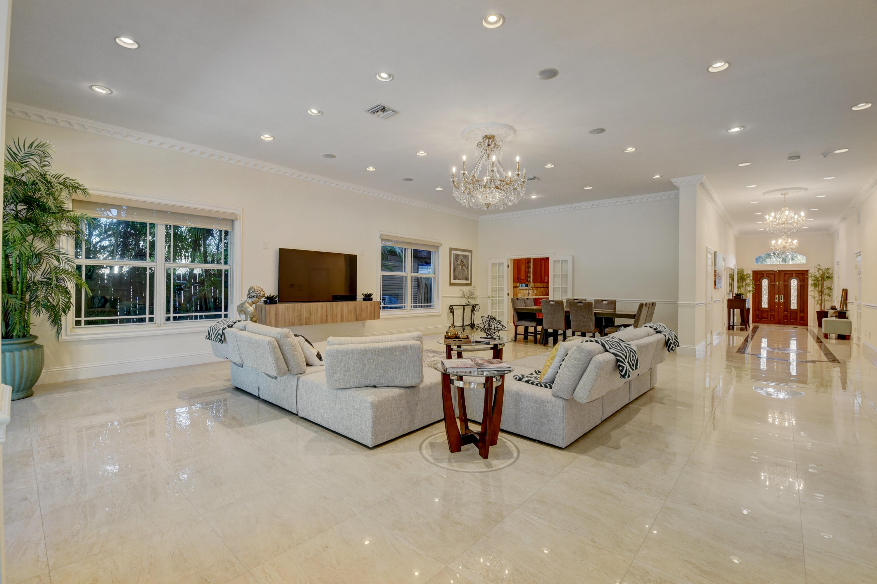 117 Northwest 8th Street Boca Raton, FL 33432 - Photo 3 of 43 Living