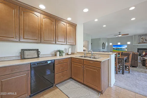 $5,000 | 21320 North 56th Street, Unit 2056, Phoenix, AZ 85054