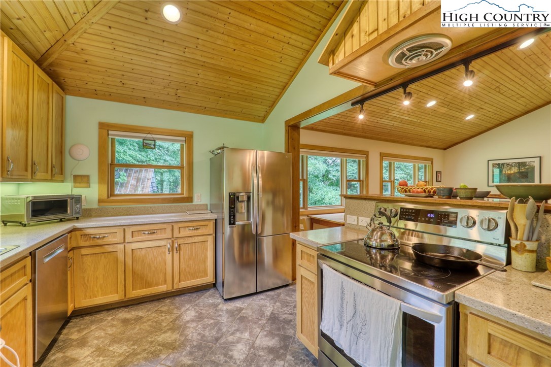 164 Lola Perry Road Zionville, NC 28698 - Photo 15 of 49 Gallery Image 15