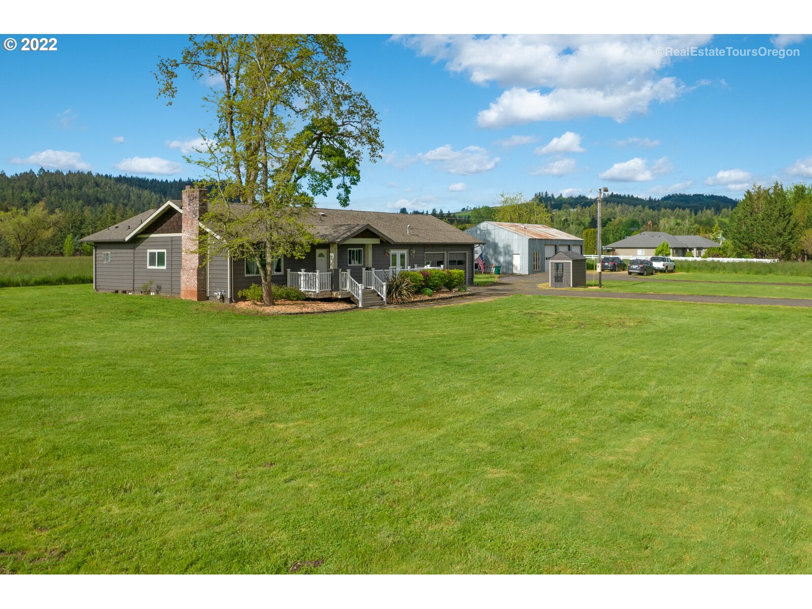 22760 Northeast Sunnycrest Road Newberg, OR 97132 - Photo 24 of 32 Gallery Image 24