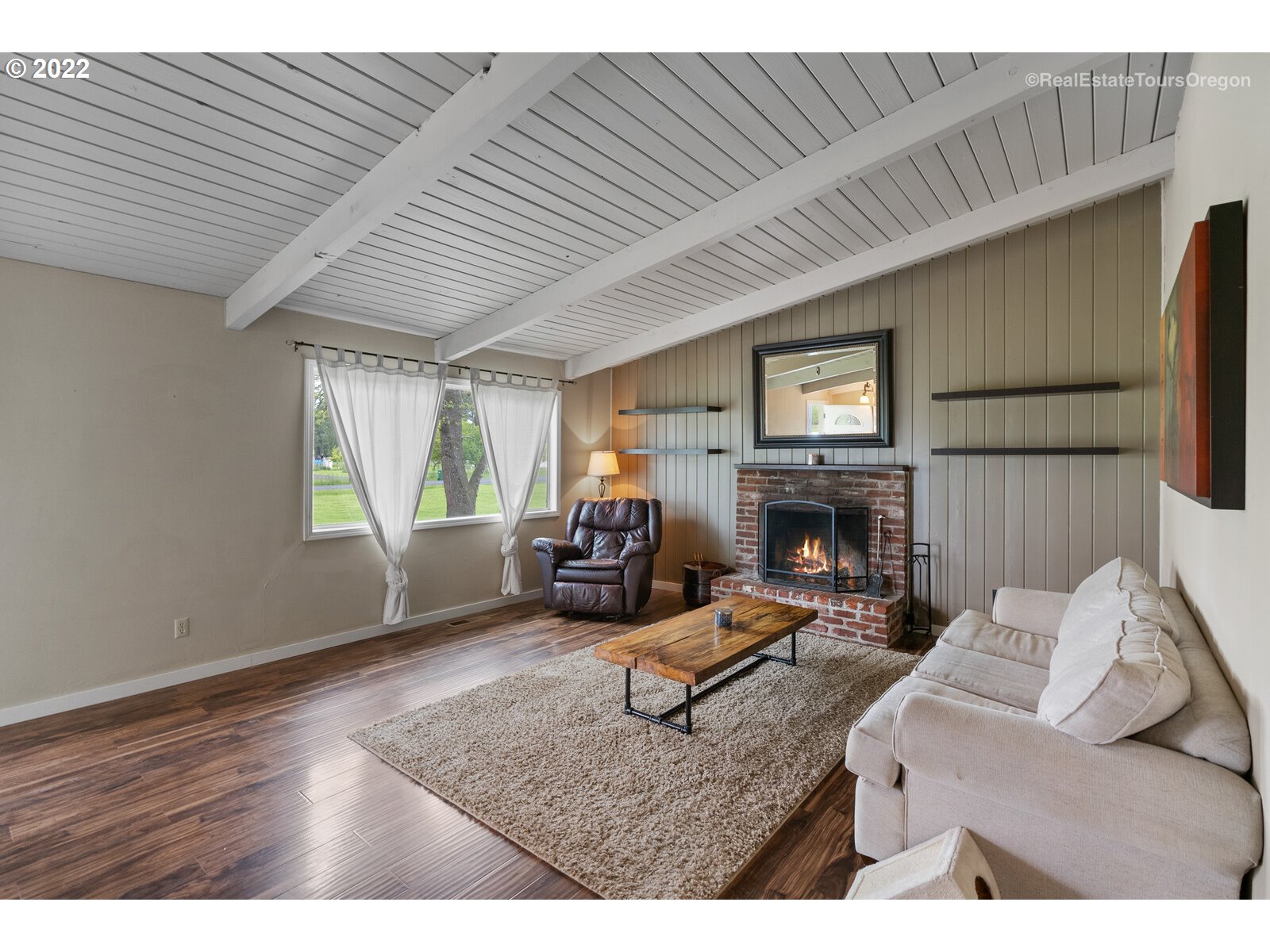 22760 Northeast Sunnycrest Road Newberg, OR 97132 - Photo 6 of 32 Gallery Image 6