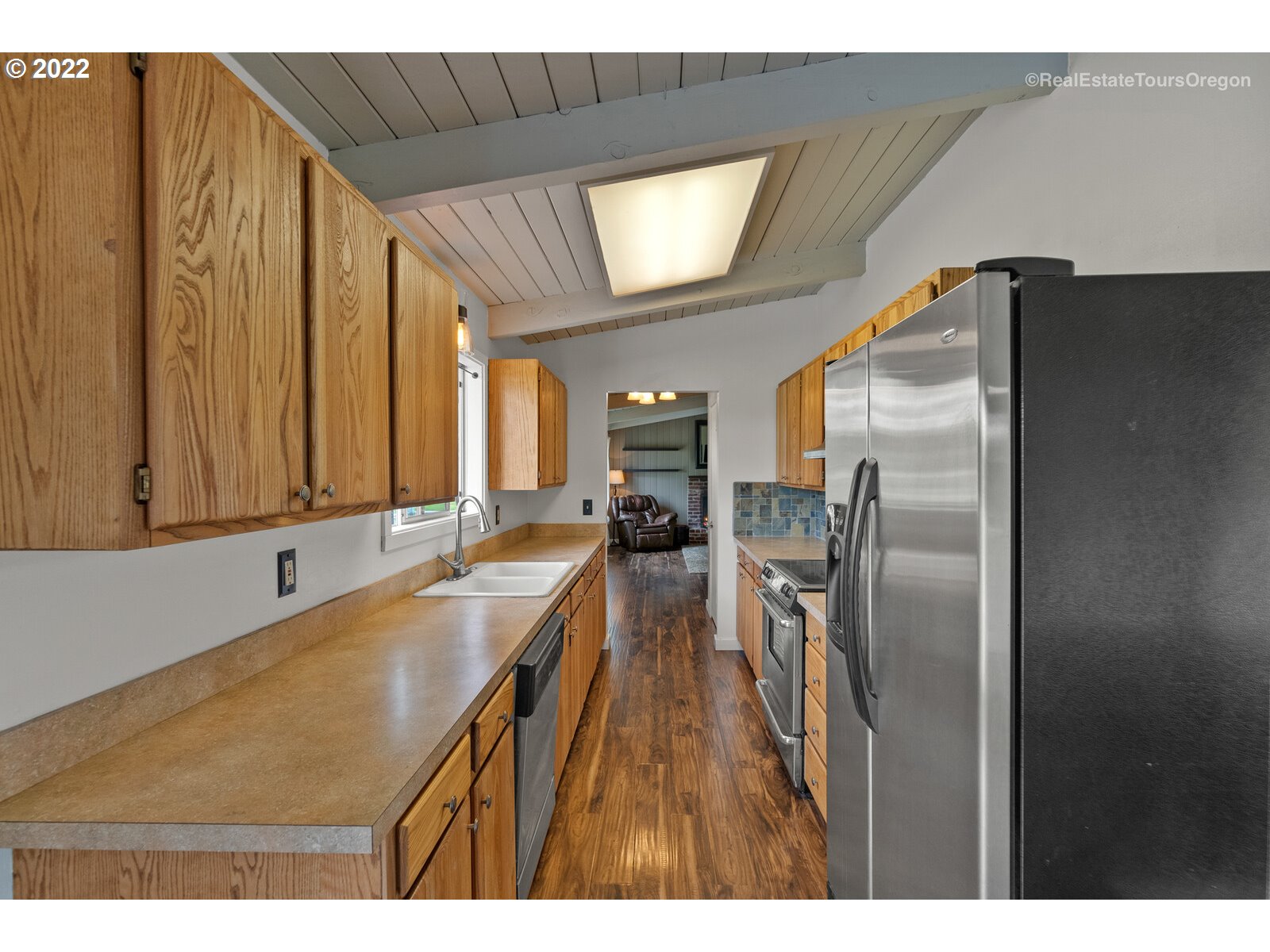 22760 Northeast Sunnycrest Road Newberg, OR 97132 - Photo 8 of 32 Gallery Image 8