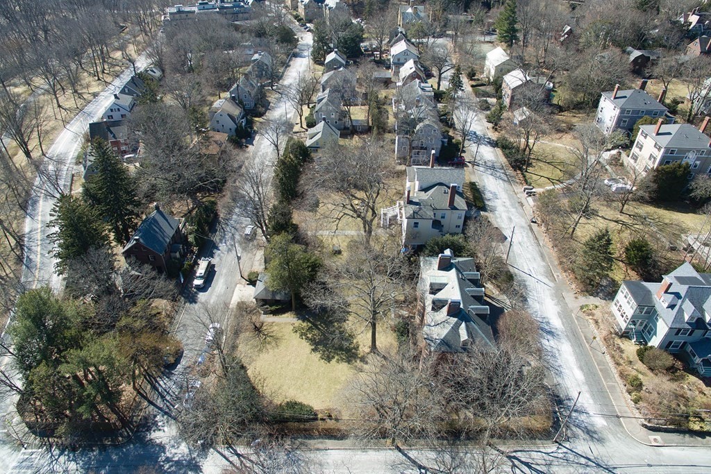 4 Hawthorn Road Brookline, MA 02445 - Photo 24 of 31 Gallery Image 24