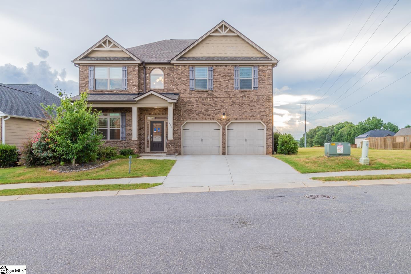 409 Simsbury Way Greer, SC 29650 - Photo 1 of 32 Gallery Image 1