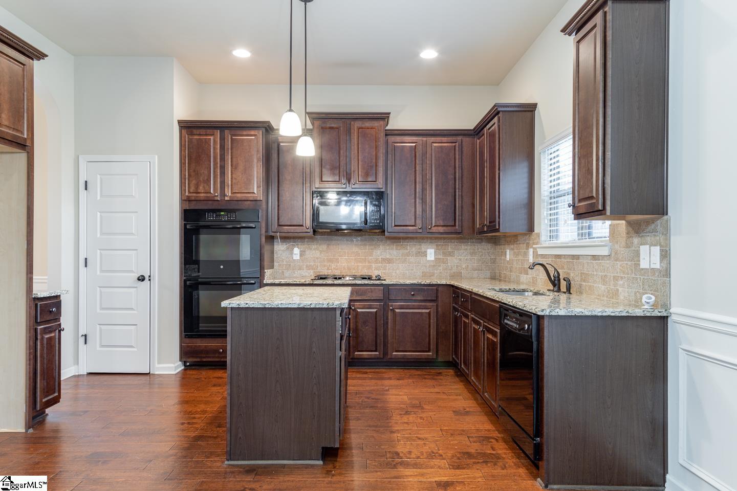 409 Simsbury Way Greer, SC 29650 - Photo 2 of 32 Gallery Image 2
