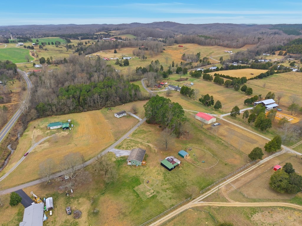 114 Viars Road Philadelphia, TN 37846 - Photo 42 of 45 an aerial view of residential houses with outdoor space