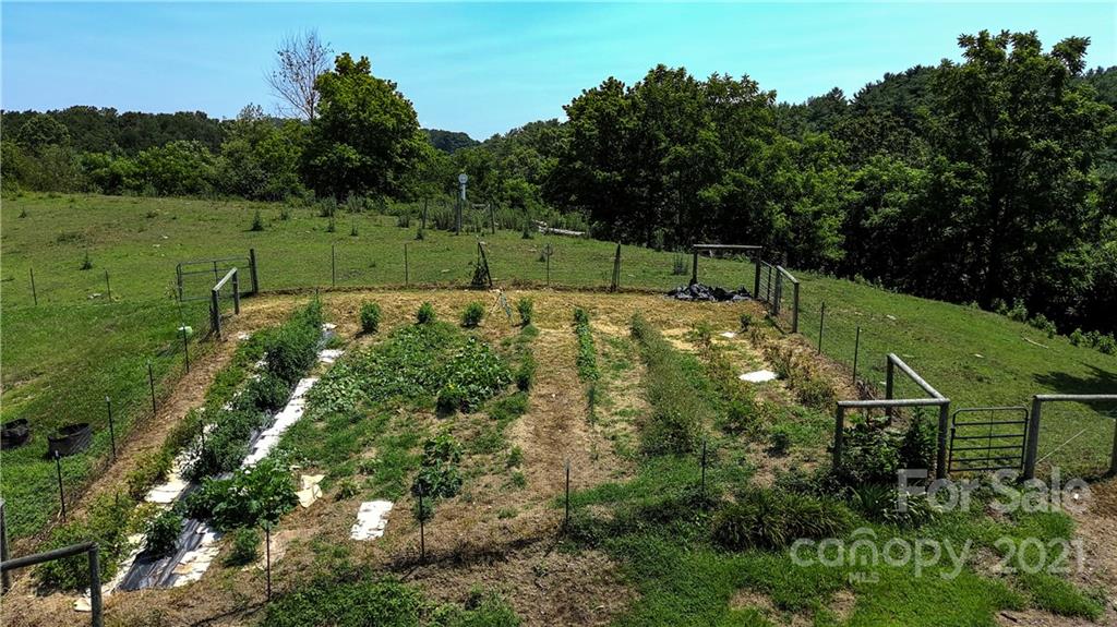 11 Laurel Branch Road Marshall, NC 28753 - Photo 5 of 47 Gallery Image 5