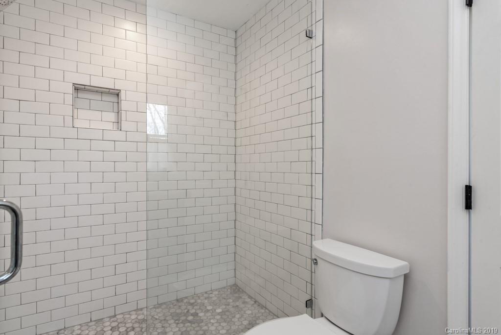 2800 High Ridge Road Charlotte, NC 28270 - Photo 23 of 34 a bathroom with a toilet