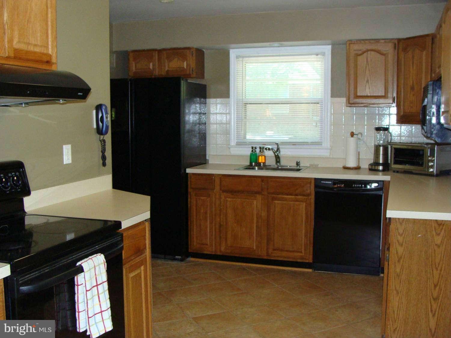 15408 Bond Mill Road Laurel, MD 20707 - Photo 14 of 30 Kitchen with Beautiful Appliances
