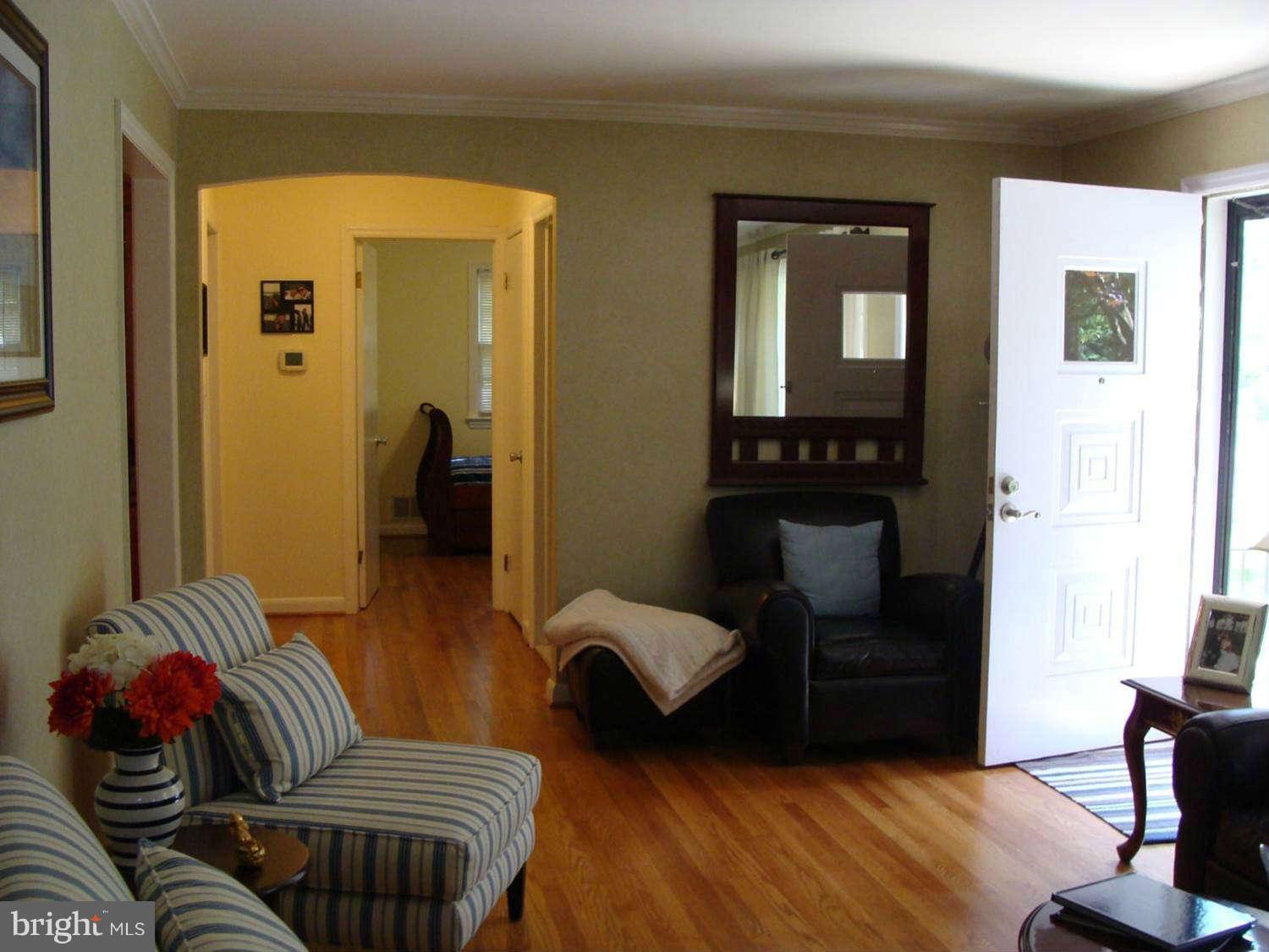 15408 Bond Mill Road Laurel, MD 20707 - Photo 5 of 30 Living Room