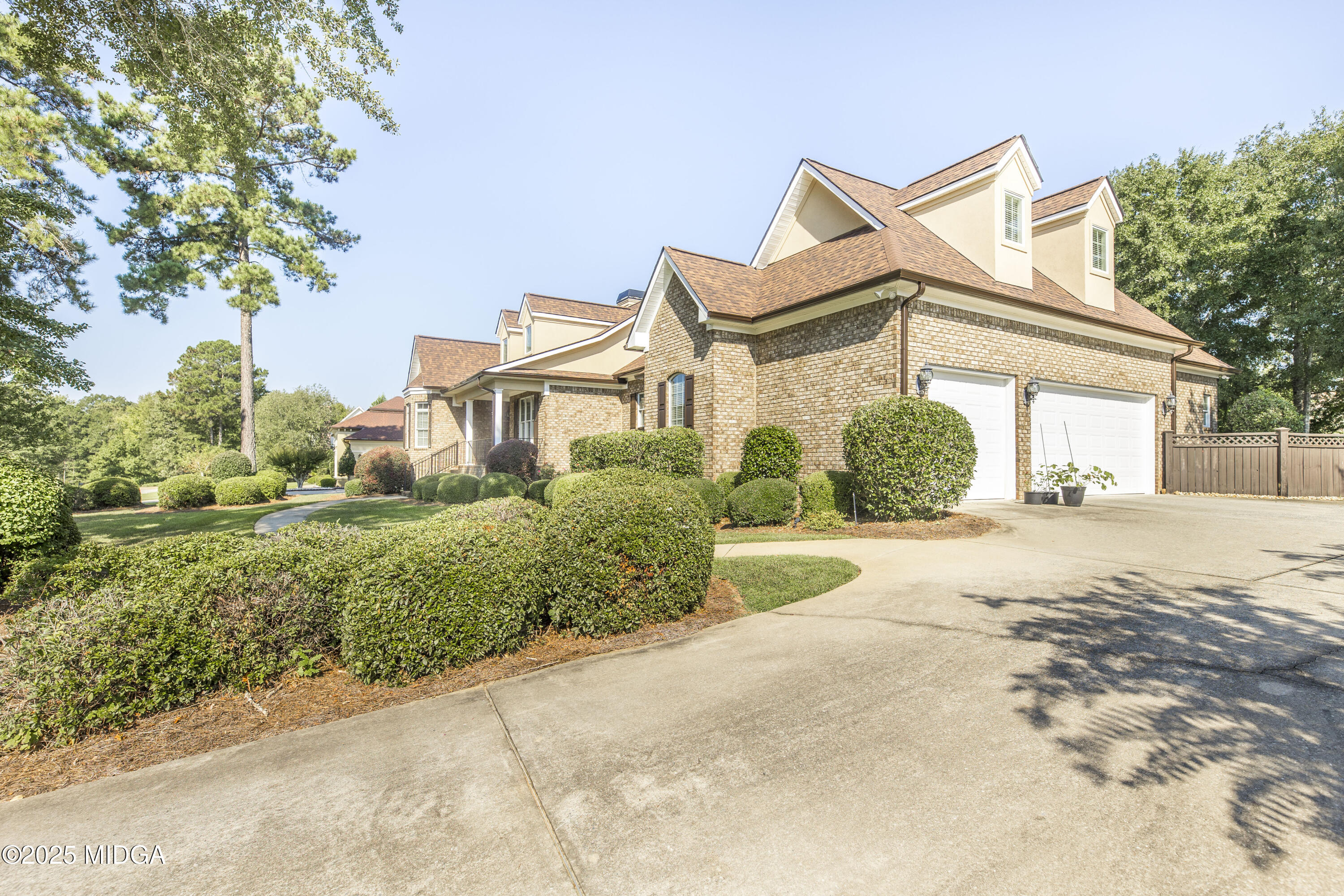 711 Latrobe Way Macon, GA 31220 - Photo 5 of 44 a view of a house with a yard and pathway