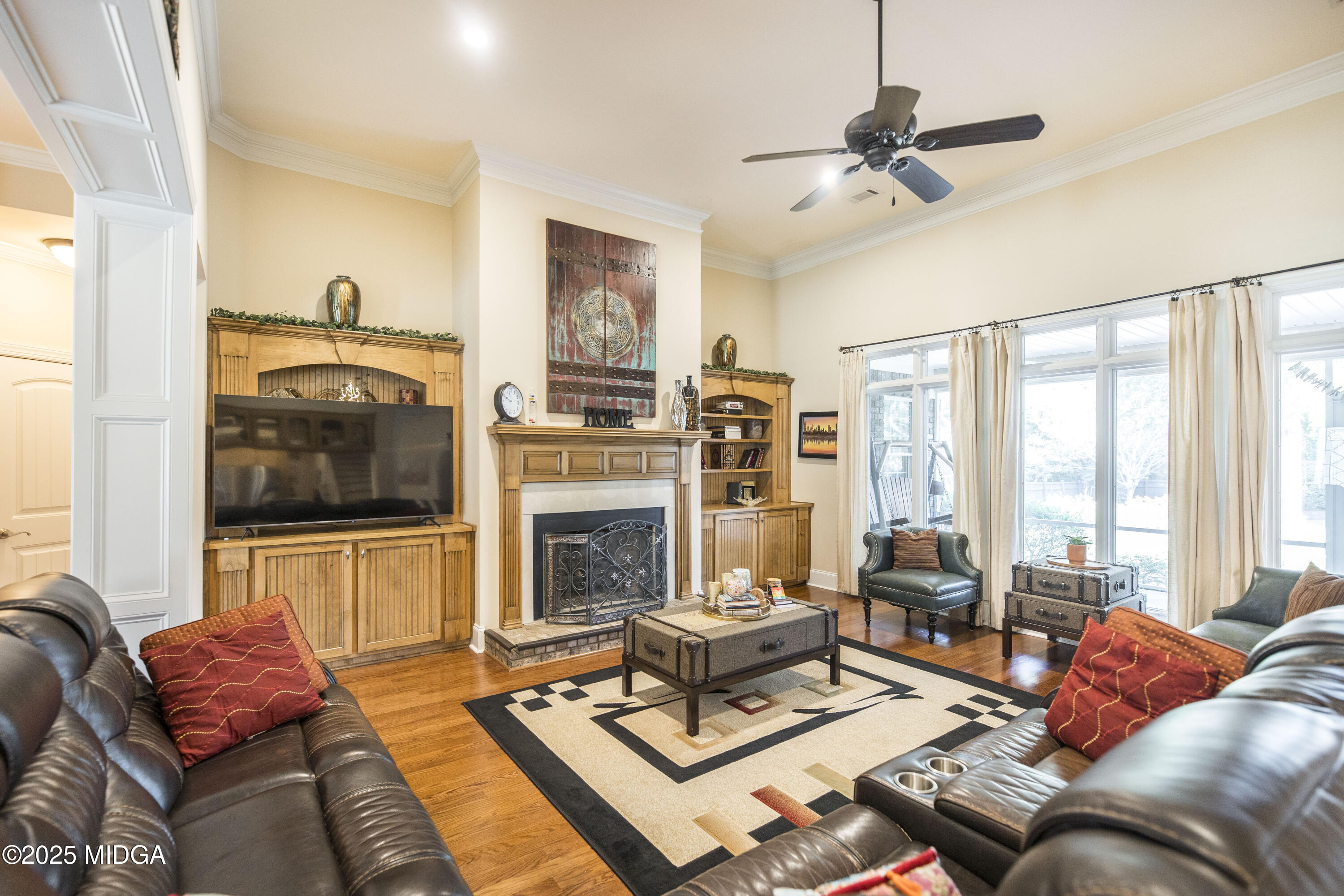 711 Latrobe Way Macon, GA 31220 - Photo 9 of 44 a living room with furniture and a flat screen tv