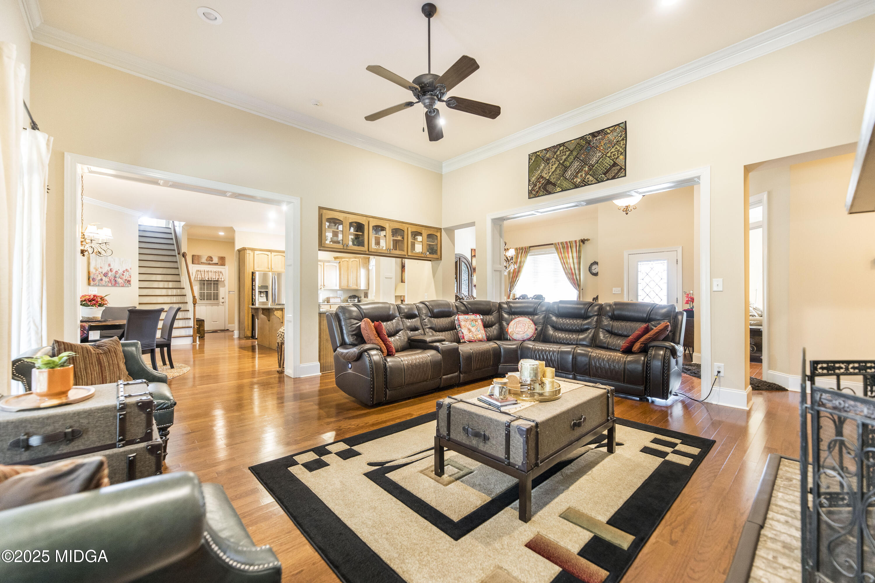 711 Latrobe Way Macon, GA 31220 - Photo 10 of 44 a living room with furniture and a large window