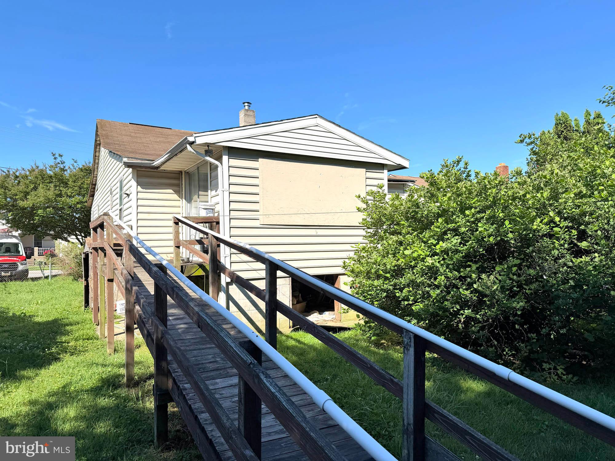 1124 North Point Road Baltimore, MD 21222 - Photo 3 of 16