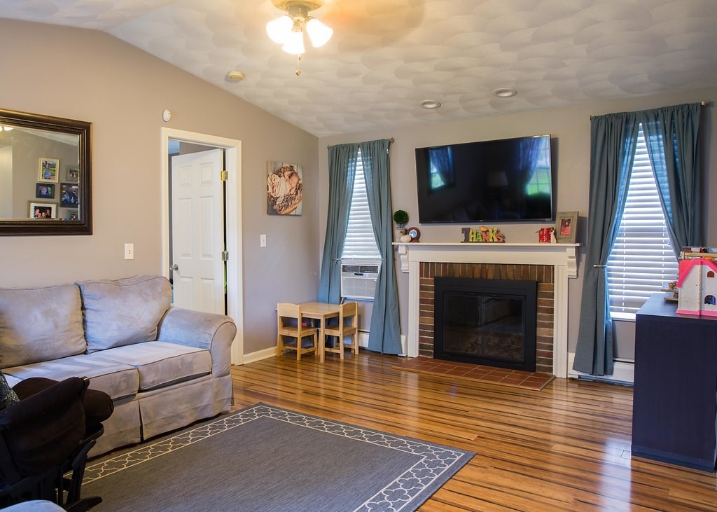 281 Maple Street Warwick, RI 02888 - Photo 21 of 32 Gallery Image 21