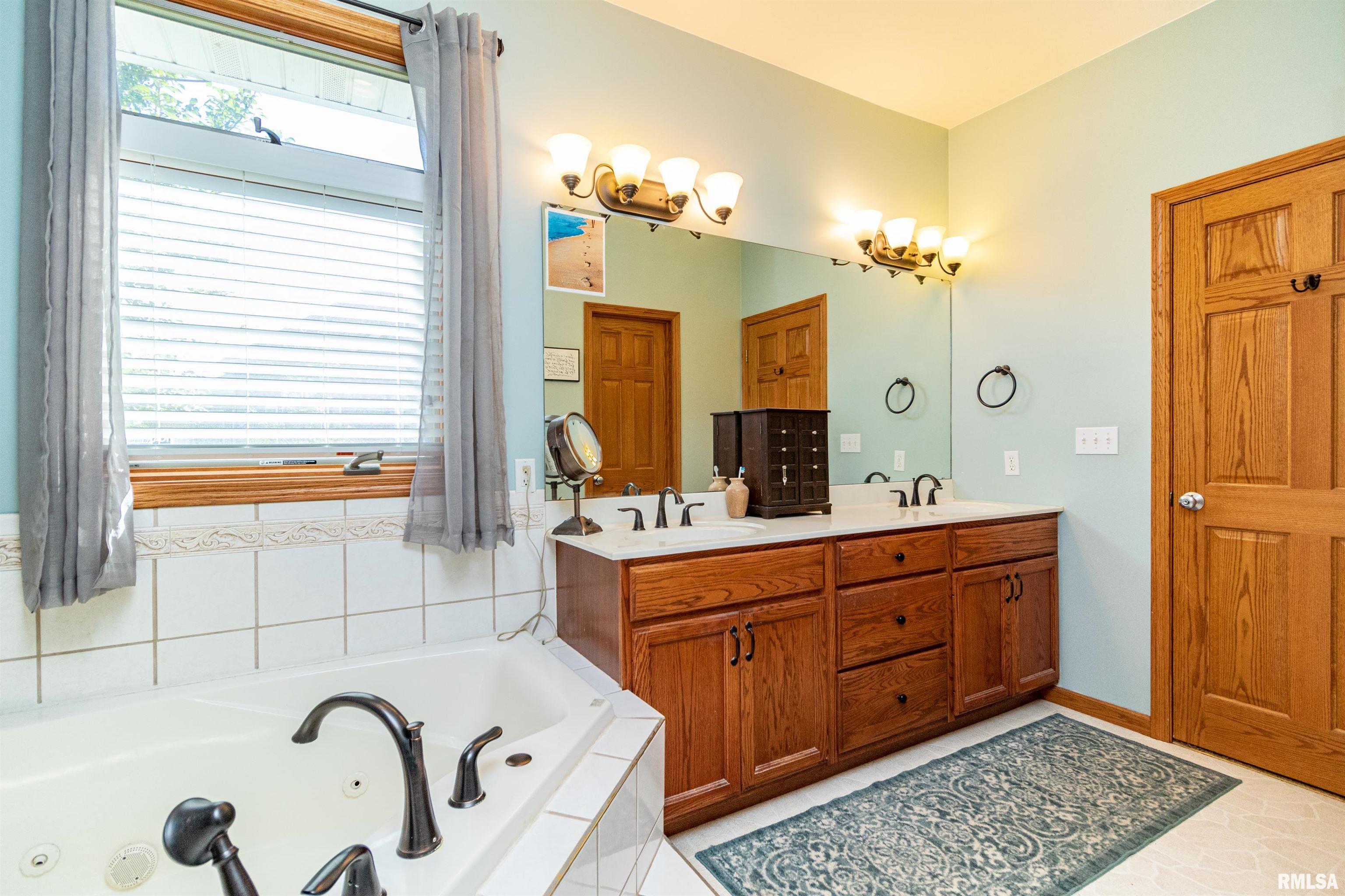 1241 Autumn Ridge Court Morton, IL 61550 - Photo 26 of 75 Gallery Image 26