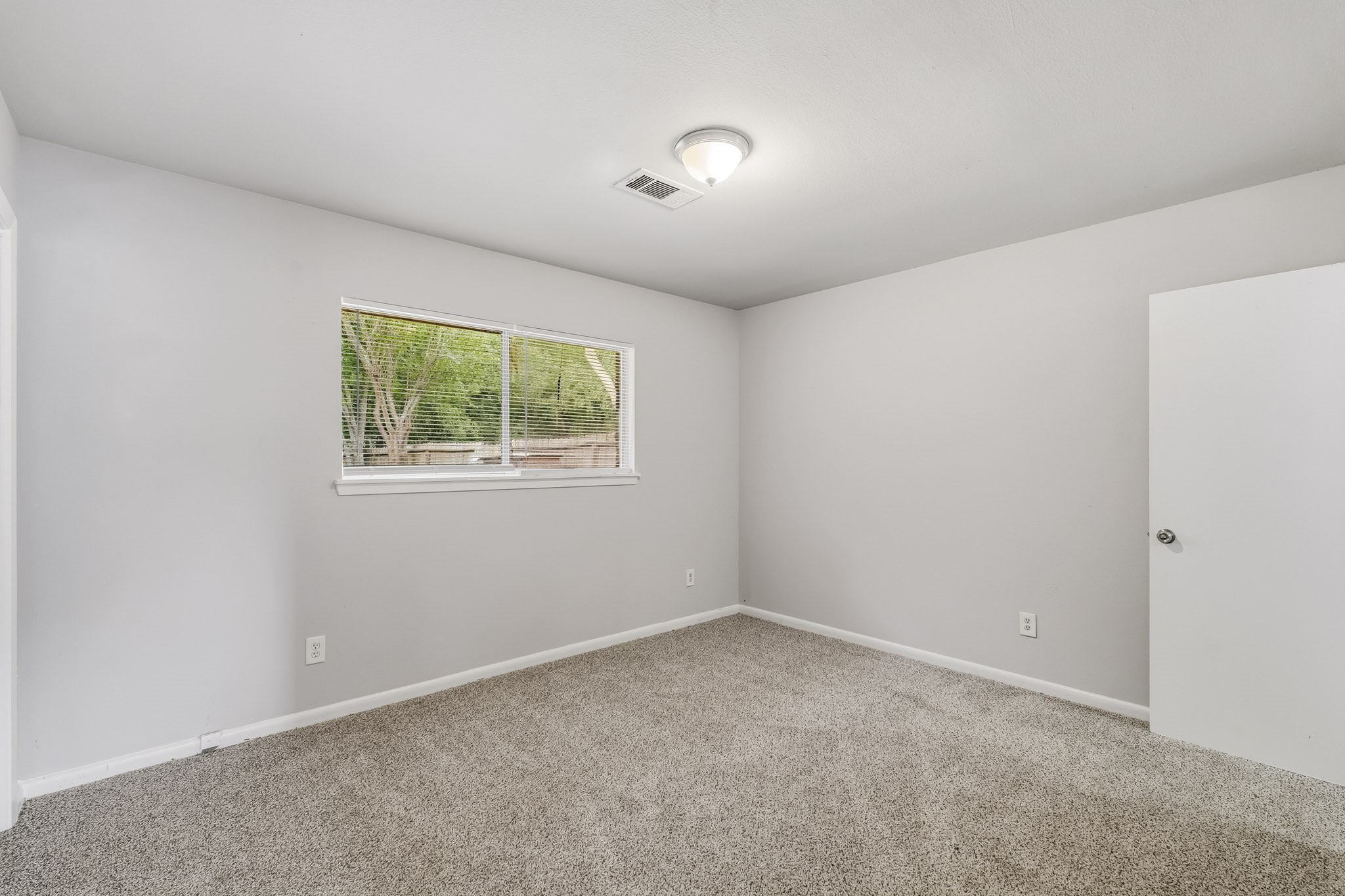5239 Selinsky Road Houston, TX 77048 - Photo 9 of 18 Gallery Image 9