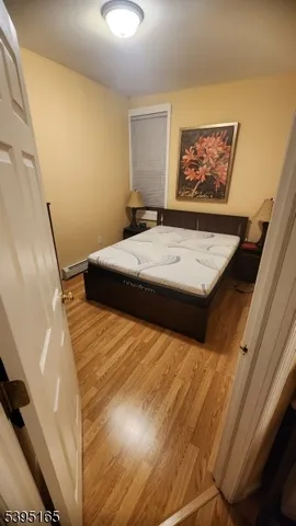 $1,875 | 18 East 17th Street, Unit 2R, Bayonne, NJ 07002