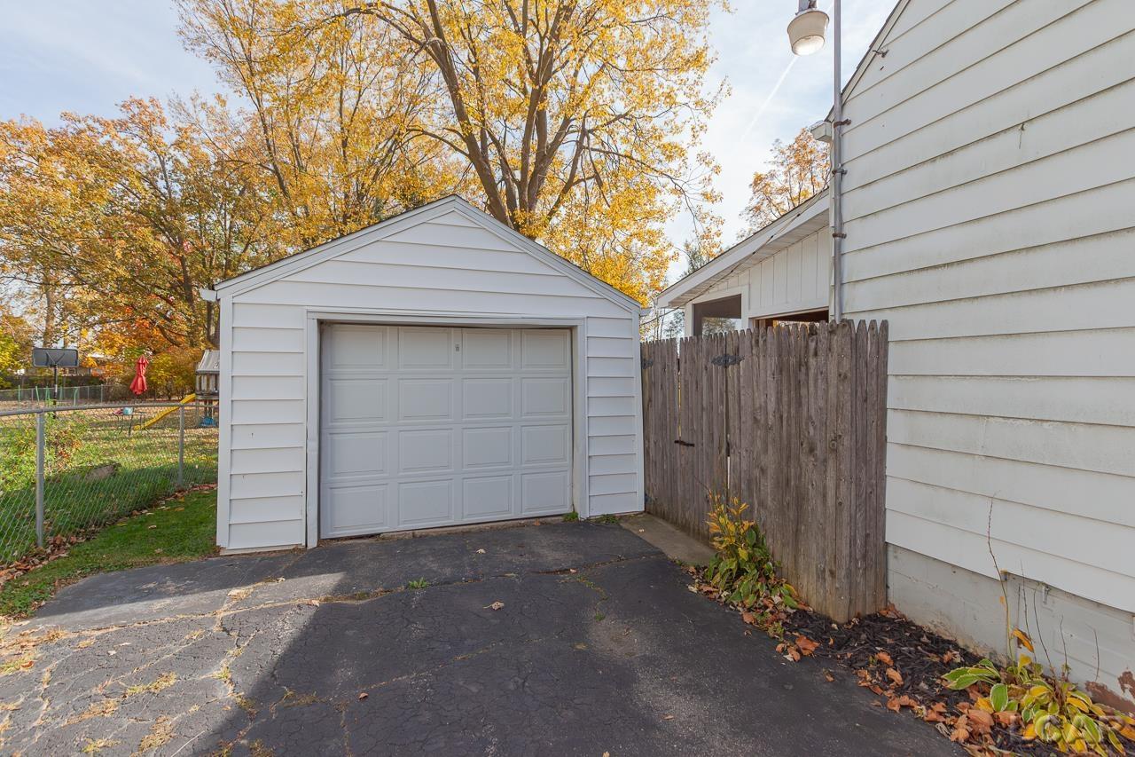 995 State Street Adrian, MI 49221 - Photo 23 of 30 50159137-a0bd8838-fae2-49dd-9b24-d98a41ad2a88.JPG