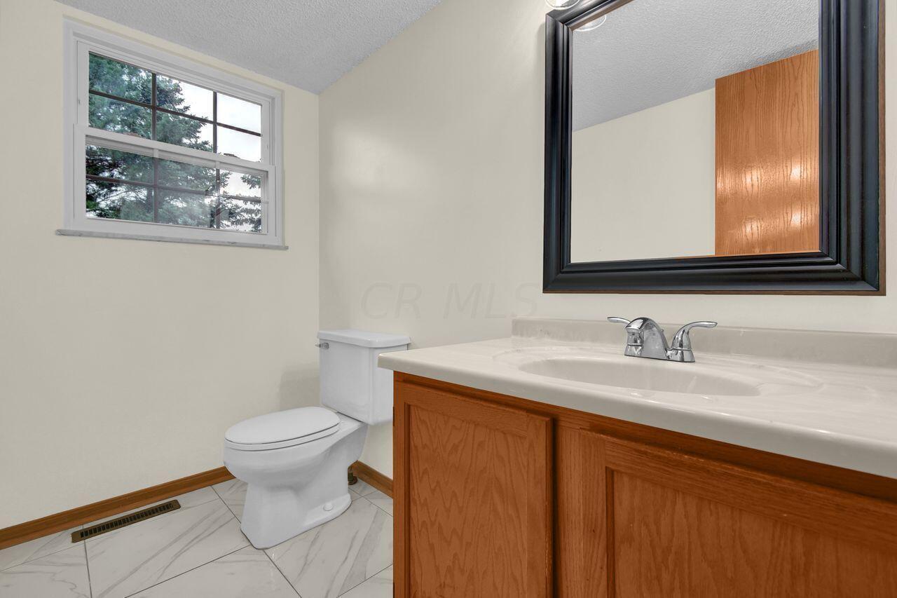 12383 Harmon Road Pickerington, OH 43147 - Photo 14 of 36 N