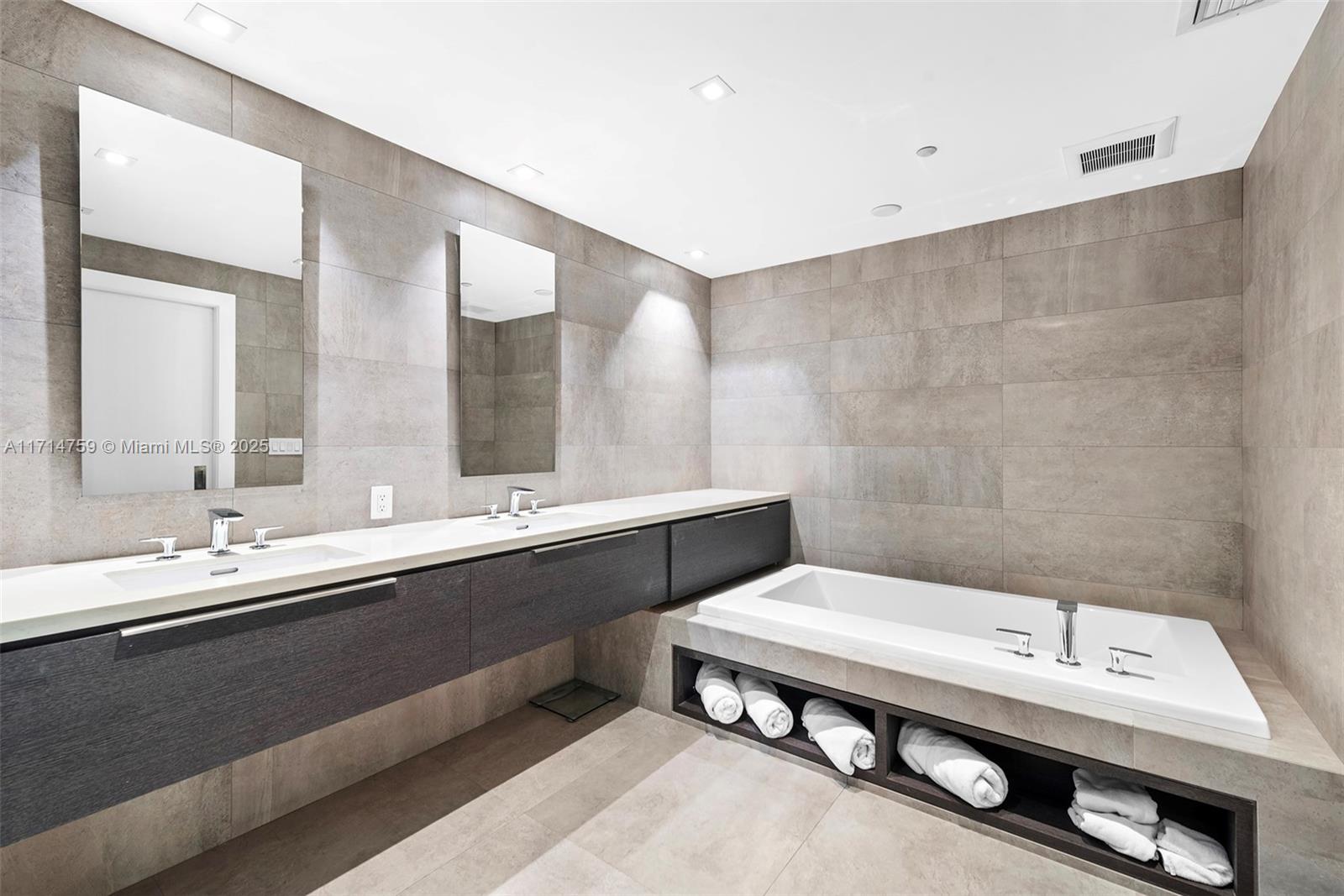 400 Alton Road, Unit 509 Miami Beach, FL 33139 - Photo 23 of 36