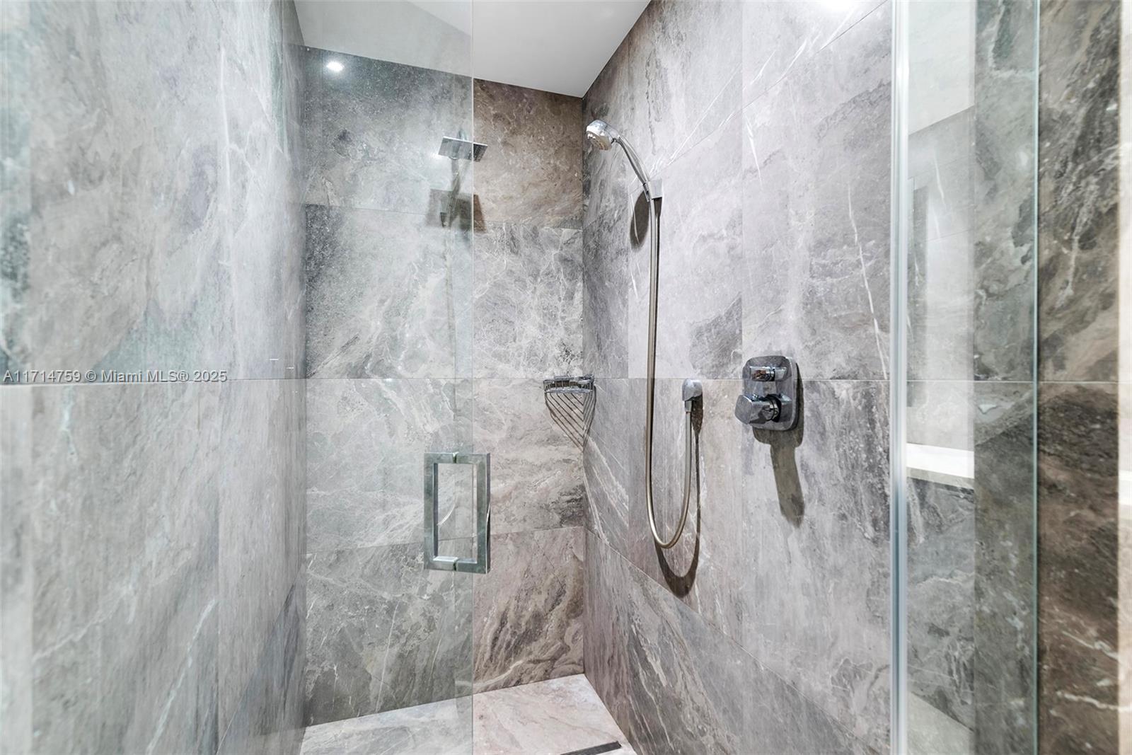 400 Alton Road, Unit 509 Miami Beach, FL 33139 - Photo 24 of 36